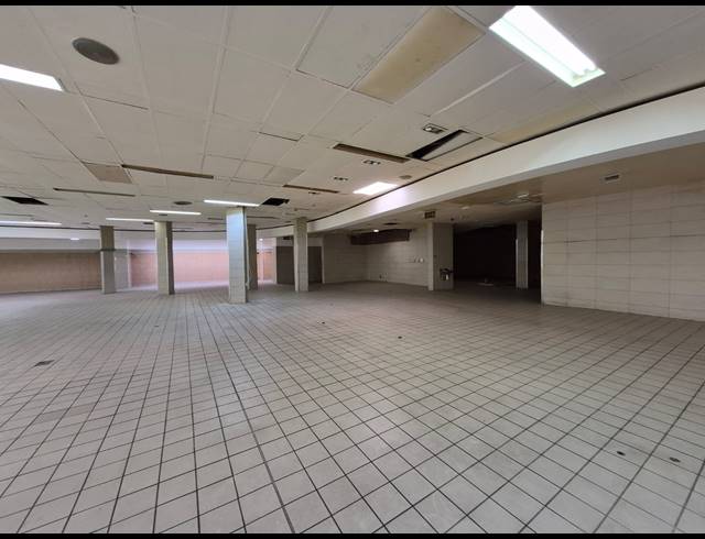 2,222M² RETAIL TO LET IN CRAIGHALL PARK